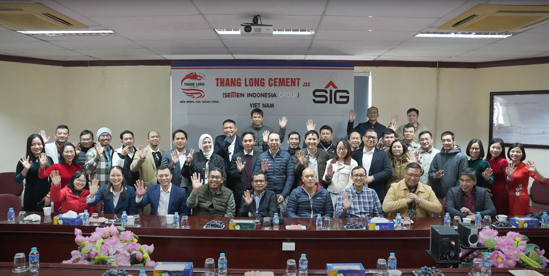 BAN GIÁM ĐỐC TẬP ĐOÀN SEMEN INDONESIA ĐÃ ĐẾN THĂM VÀ LÀM VIỆC TẠI NHÀ MÁY XI MĂNG THĂNG LONG