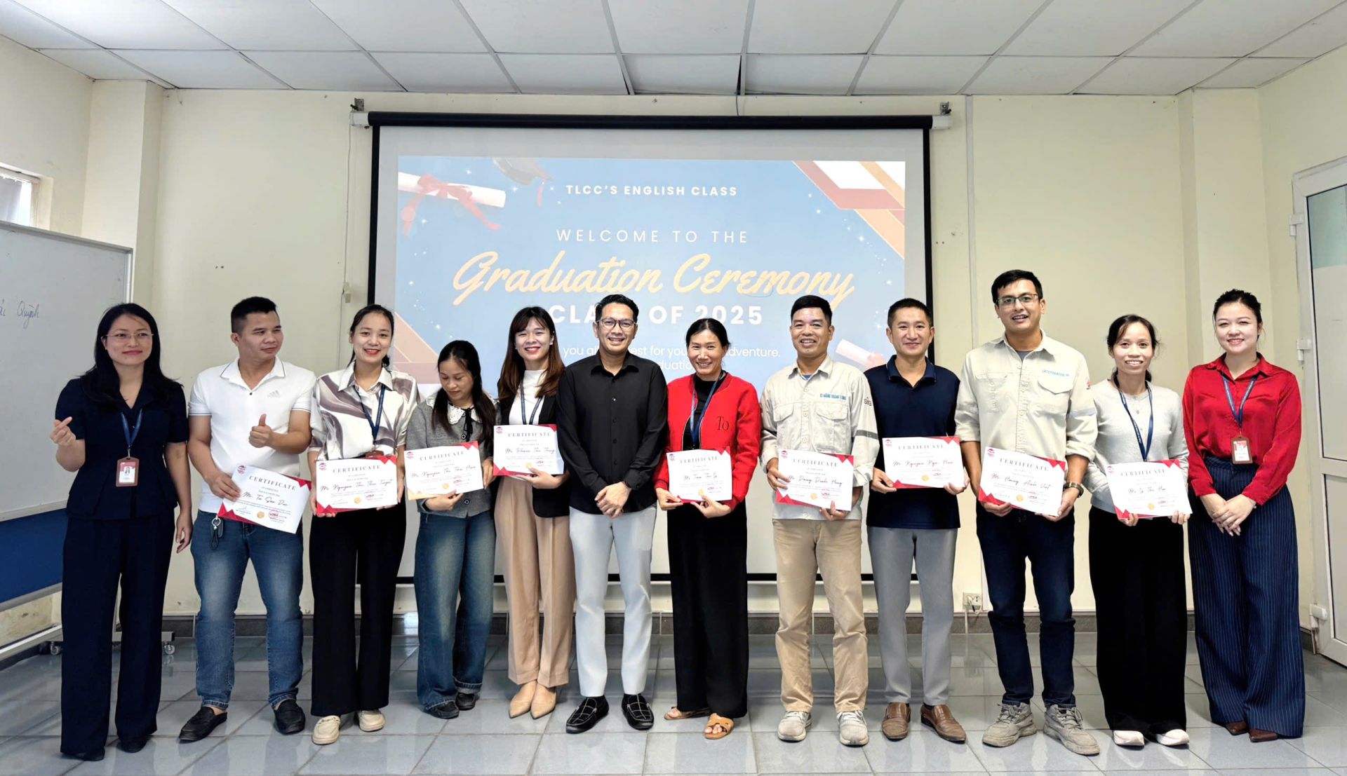 TỔNG KẾT KHÓA HỌC NỘI BỘ: NÂNG CAO NĂNG LỰC TIẾNG ANH, LAN TỎA TINH THẦN HỌC TẬP